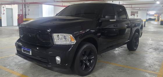 RAM CLASSIC 5.7 V8 GASOLINA LARAMIE NIGHT EDITION CD 4X4 AUTOMÁTICO RAM CLASSIC 5.7 V8 GASOLINA LARAMIE NIGHT EDITION CD 4X4 AUTOMÁTICO